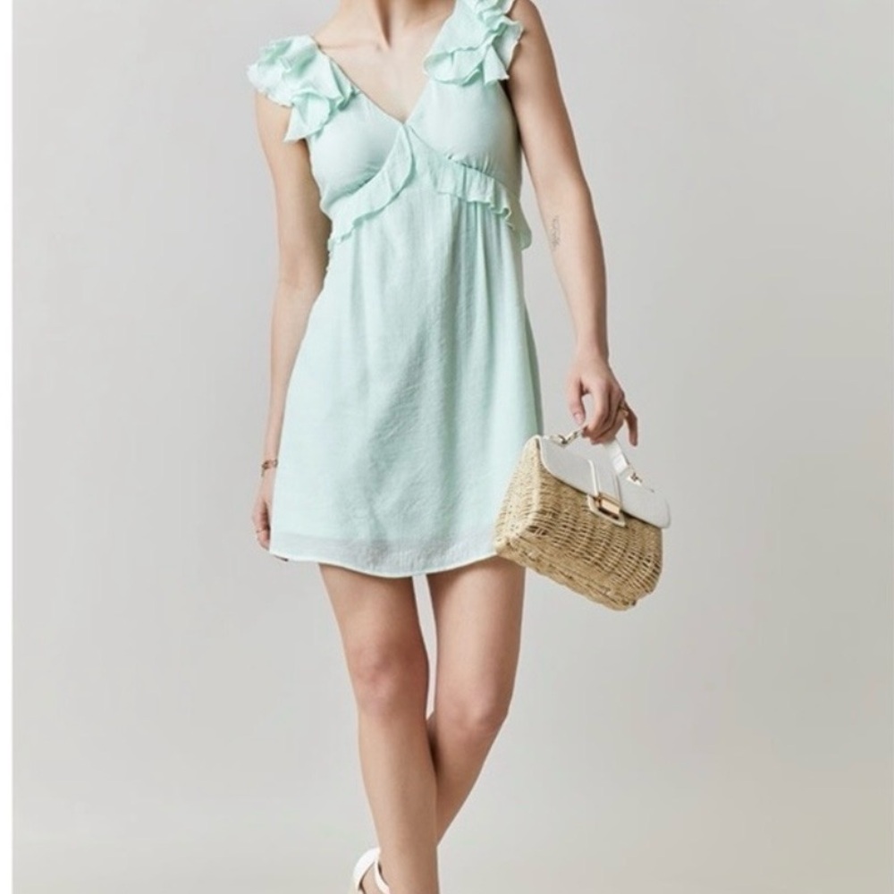 NWT Francesca’s Women’s Mint Green Ruffle Mini Dress Size M Sleeveless V-Neck